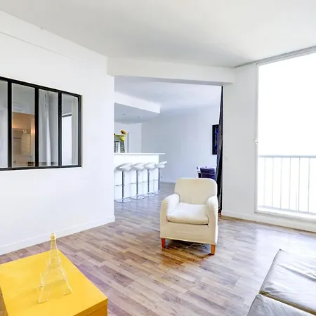 Palais Royal - Louvre Apartment Paris